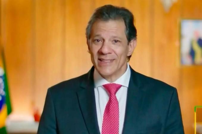 Haddad anuncia isenção de IR para quem ganha até R$ 5.000