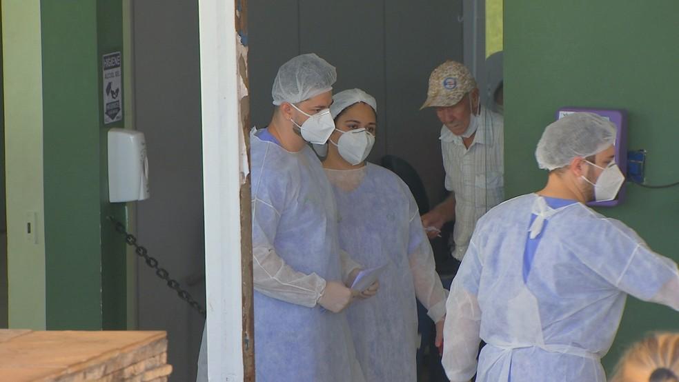 Em uma noite, hospital de Catanduva nega 167 pedidos de transferência por falta de leitos para Covid