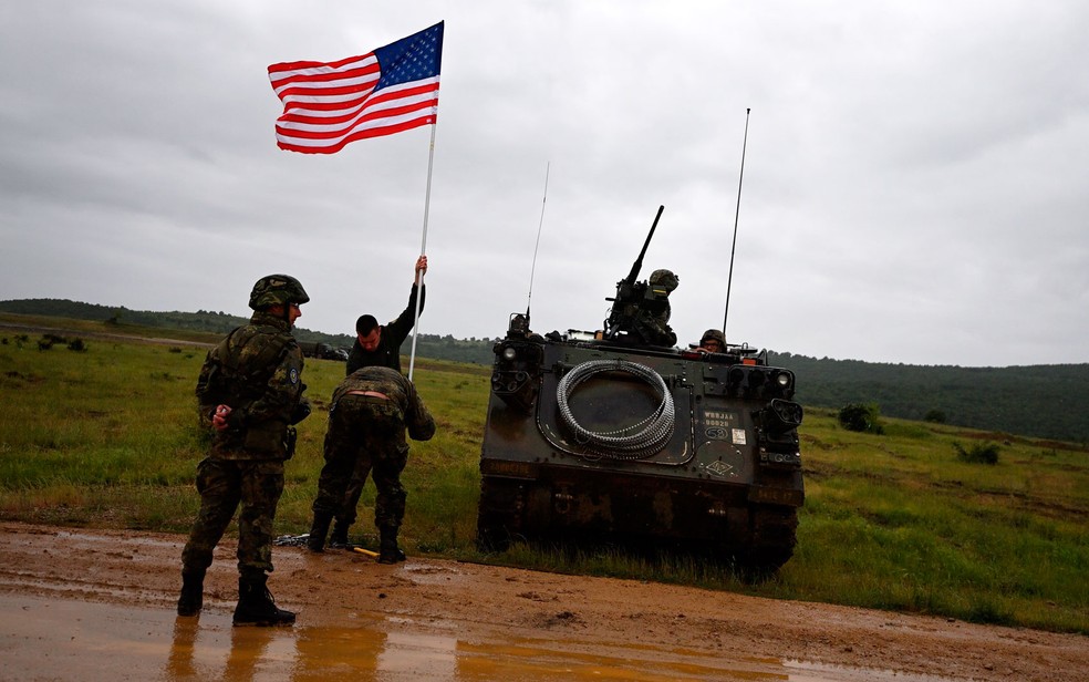 Decreto autoriza presença de forças militares dos EUA no Brasil
