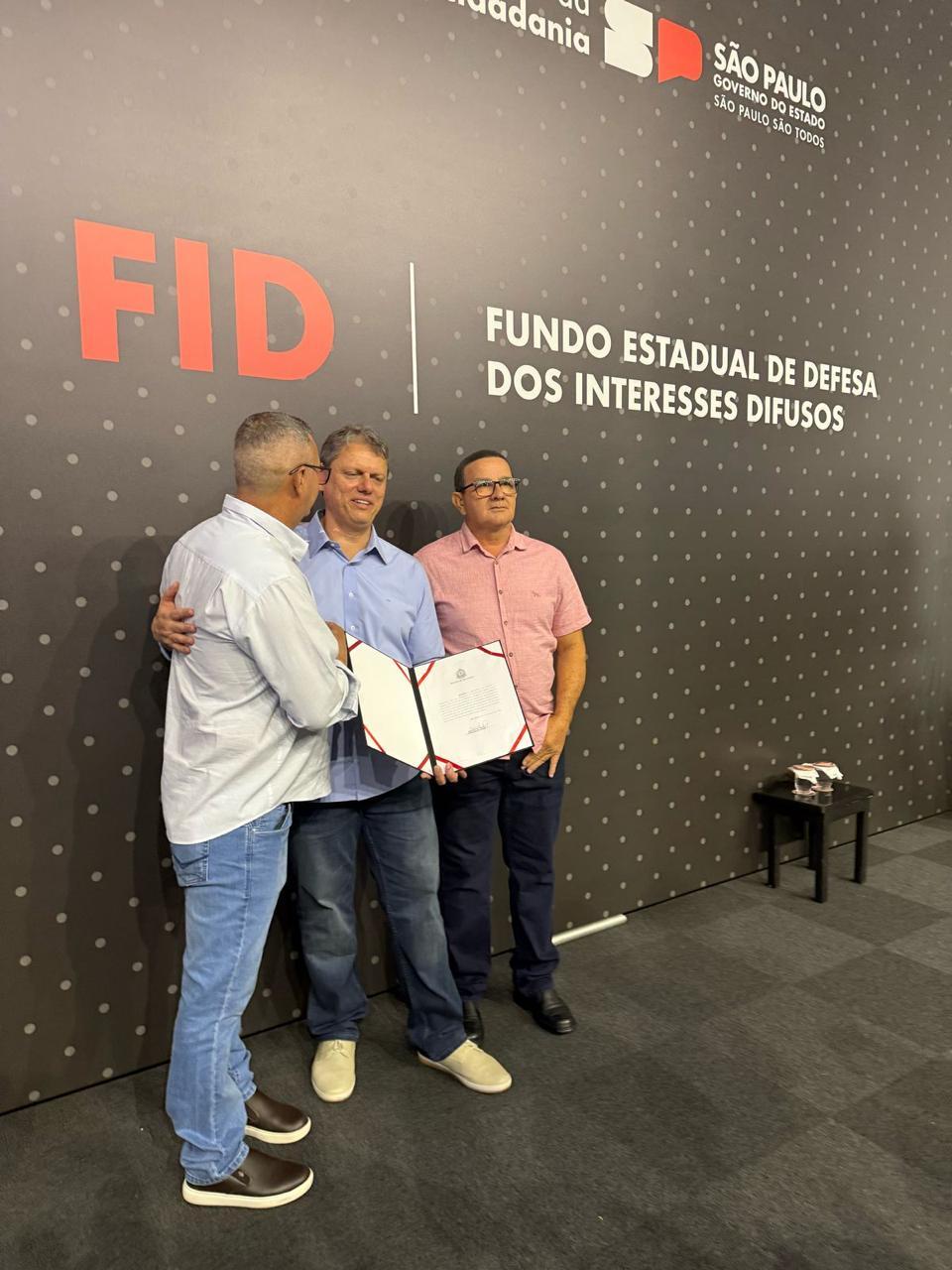 Prefeito Izaias Sanches agradece Governador Tarcísio por R$ 1 milhão para ciclofaixa em Aparecida D'Oeste
