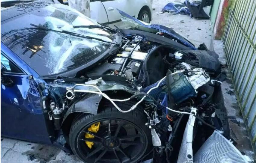 Porsche estava a 156 km/h quando bateu em carro de motorista de aplicativo, diz perícia