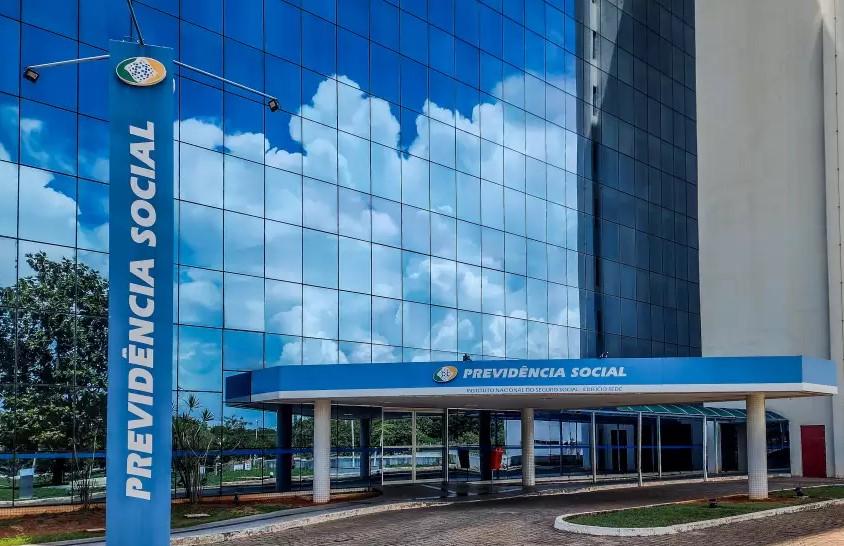 INSS e Caixa são as empresas mais processadas do Brasil