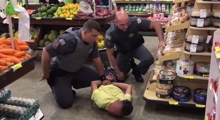Homem é preso ao tentar praticar assaltos e ameaçar clientes de supermercado em Pereira Barreto