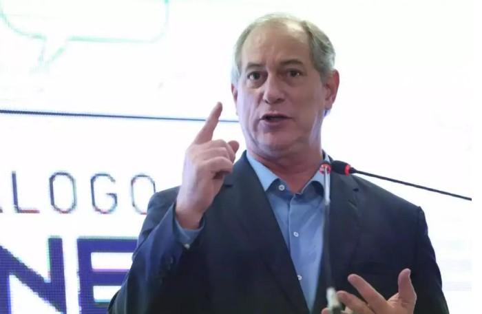 Presidente do PSDB no Ceará anuncia filiação de Ciro Gomes