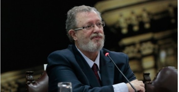 Desembargador manda investigar suposta barganha política em Urânia