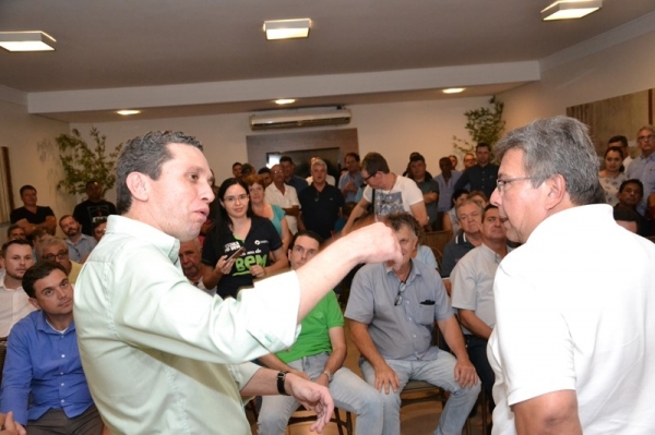 Deputados Carlão Pignatari e Fausto Pinato reúnem lideranças de Votuporanga