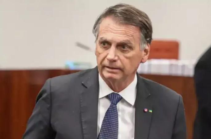 Bolsonaro chama de 'malucos' apoiadores em acampamentos em 2022