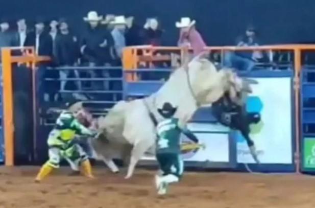 Peão morre pisoteado por touro em rodeio no MS