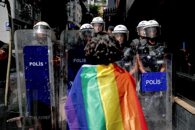 Brasil teve 135 mortes violentas de pessoas LGBTQIA+ em 2022, diz pesquisa