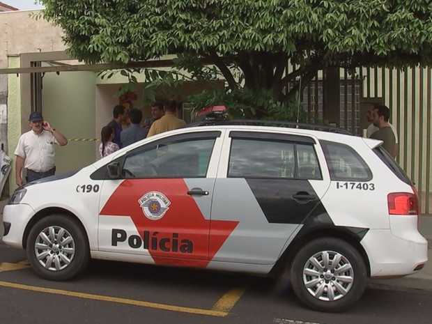 Idosa será enterrada em Jales. Carro de idosa morta dentro de casa é encontrado em Rio Preto Veículo desaparecido estava abandonado no Jardim Itapema. Mulher foi encontrada pelos vizinhos morta, com marca de facadas.