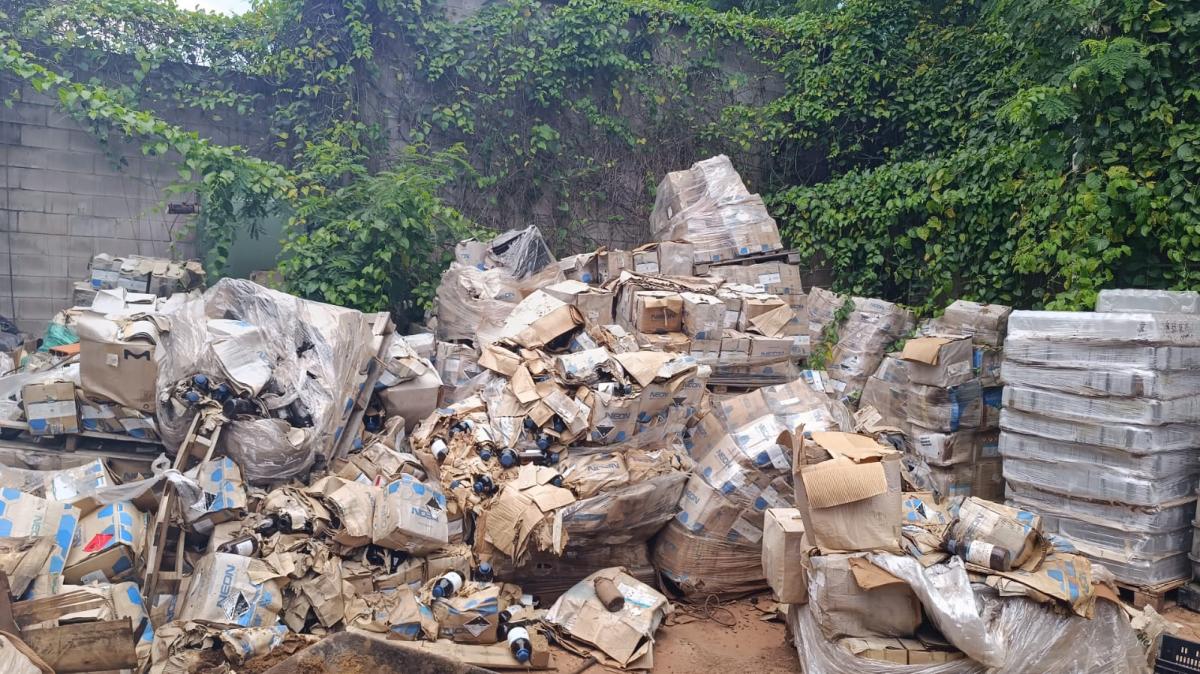 Polícia Civil desmantela fábrica clandestina e apreende 50 toneladas de produtos adulterados