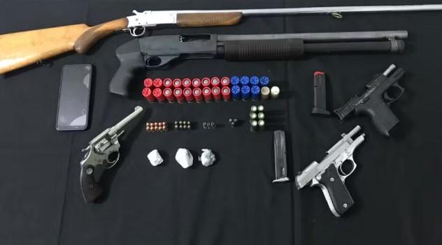Vigilante de igreja é preso suspeito de fazer manutenção de armas para criminosos em Rio Preto