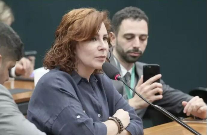 Moraes determina inclusão de Zambelli na lista da Interpol