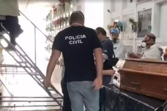 Corpo de sogro de suspeita de colocar veneno em bolo é exumado