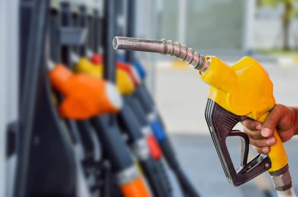 Ministros discutem no Planalto política de preços de combustíveis