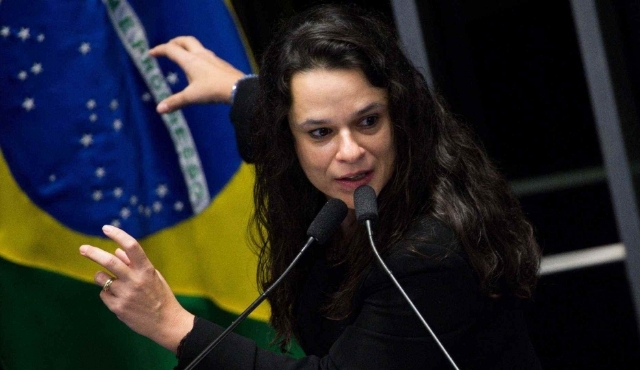 Janaina: Bolsonaro tem de trocar postura de deputado temático pela de presidente