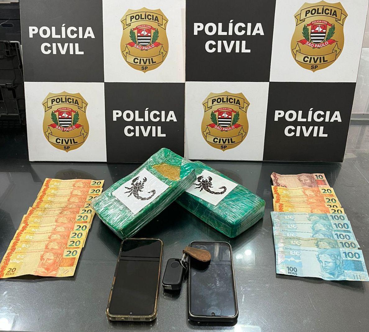 DISE de Jales prende casal de traficantes com dois tijolos de crack.