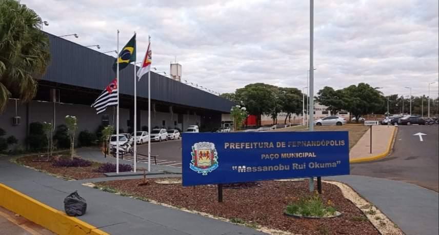 Servidores da Prefeitura de Fernandópolis voltam ao trabalho presencial na segunda, 2