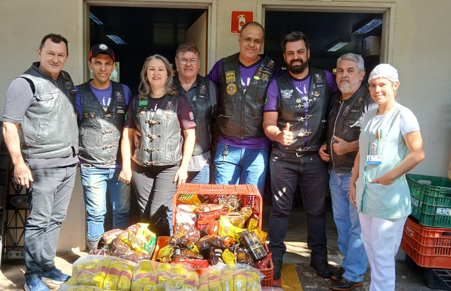 Motoclube Mike Maluko doa 225 pacotes de café ao Hospital de Câncer de Jales