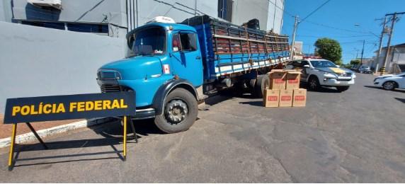 TOR apreende carga com 100 mil maços cigarros do Paraguai em caminhão com repolho e cebola