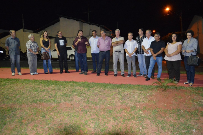 Fernandópolis - Prefeitura entrega iluminação da praça João Pedro e revitalização da avenida dos Arnaldos