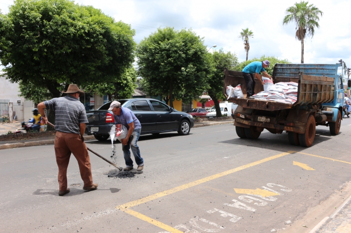 Jales - Prefeitura inicia mais uma operação tapa buracos