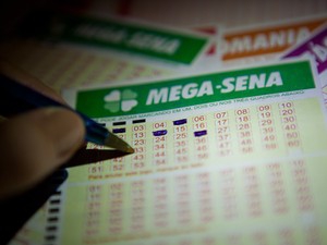Mega-Sena pode pagar R$ 3 milhões neste sábado Com dinheiro, ganhador poderá comprar 120 carros populares. Apostas podem ser realizadas até as 19h; aposta mínima custa R$ 3,50.
