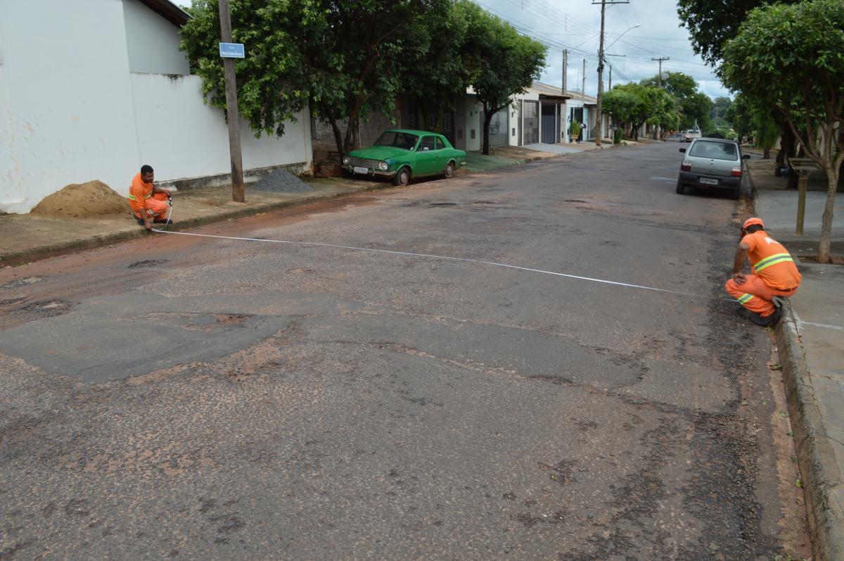 Prefeitura inicia recapeamento no Araguaia e Terra das Paineiras