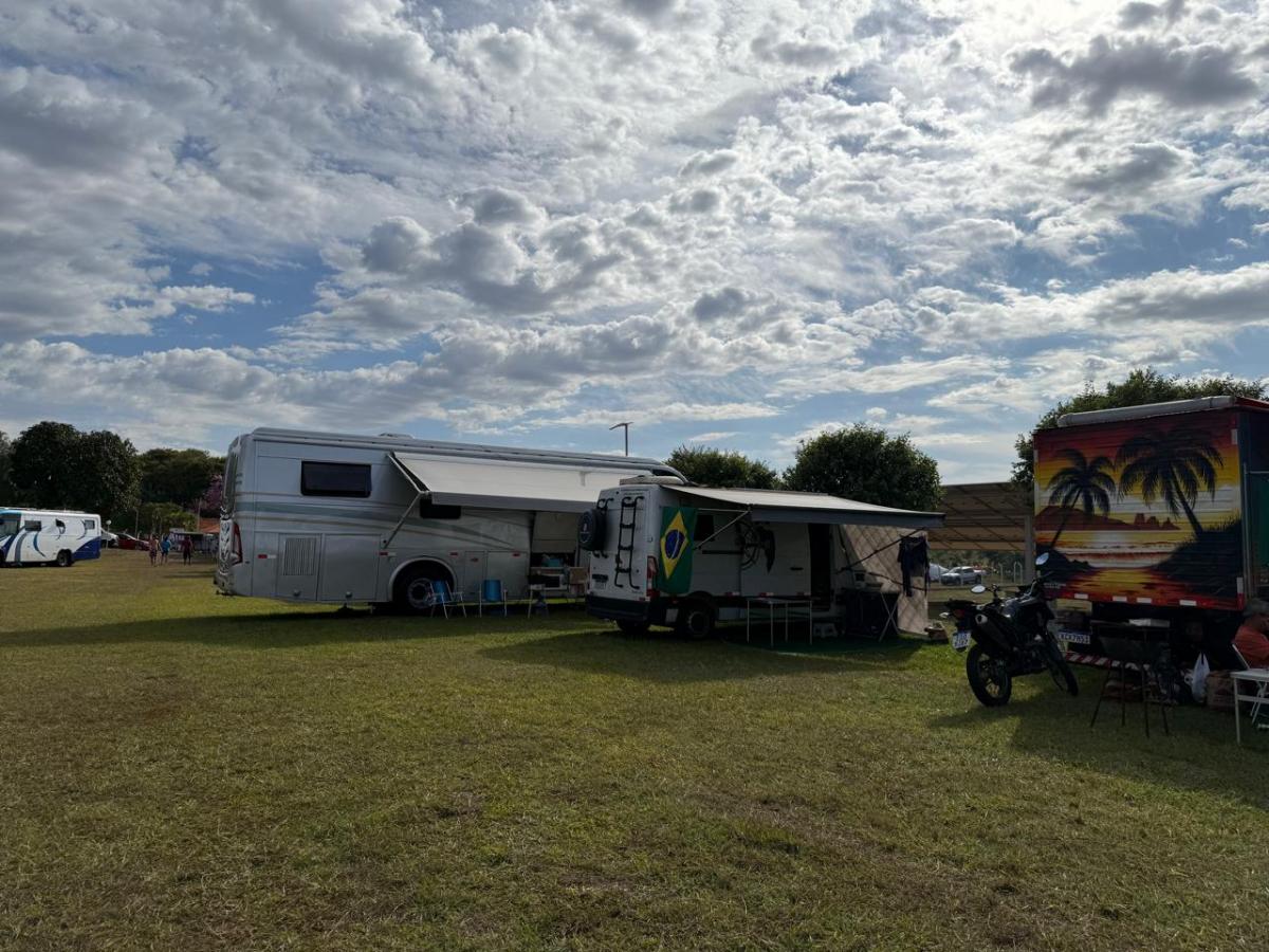 Fernandópolis recebe mais de 300 viajantes em encontro nacional de motorhomes