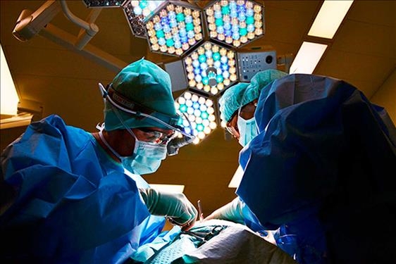 Estado e município de Araraquara devem realizar cirurgia de mastectomia em transgênero