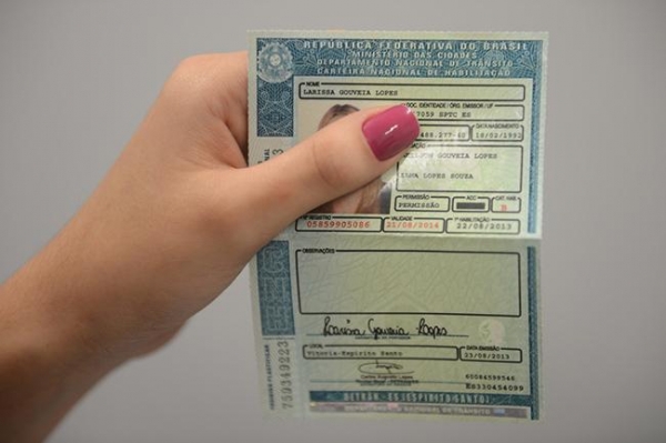 Dirigir sem habilitação não enseja culpa em acidente
