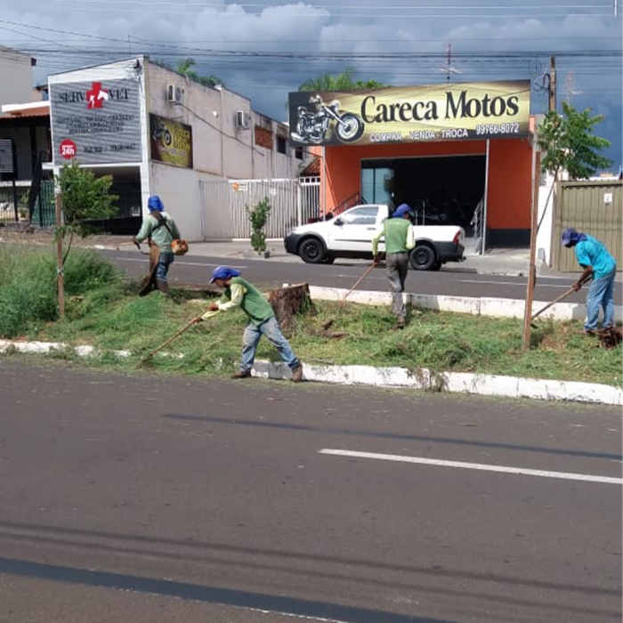 Jales Diversos pontos da cidade estão recebendo serviços de limpeza e manutenção A Voz das
